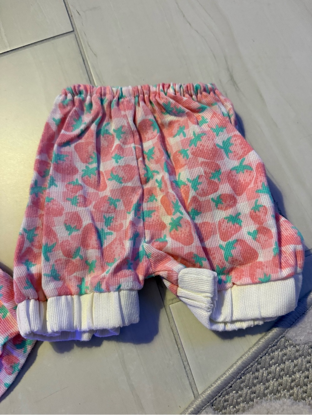 Vintage 90s Nannette Baby Girl Pink Strawberry Outfit 3-6 Months - Picture 4 of 7